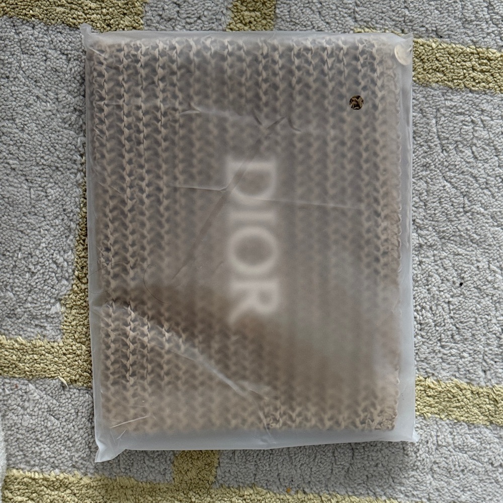 Dior Raffia/Rattan Beauty Pouch - Picture 4 of 4